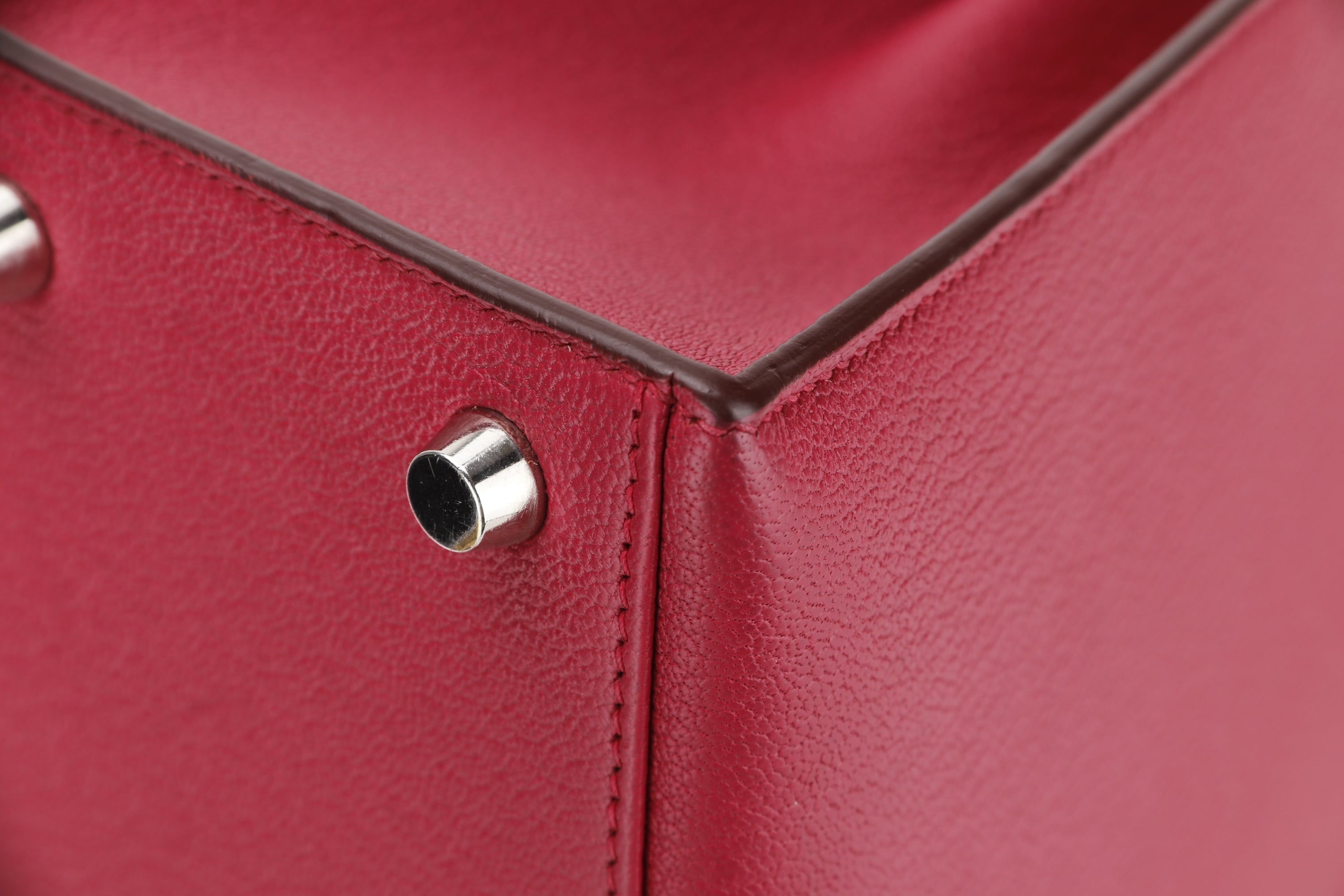 HERMES KELLY 25 (STAMP F) ROUGE VIF CHEVRE MYSORE PALLADIUM HARDWARE, WITH KEYS, LOCK, STRAP & DUST COVER