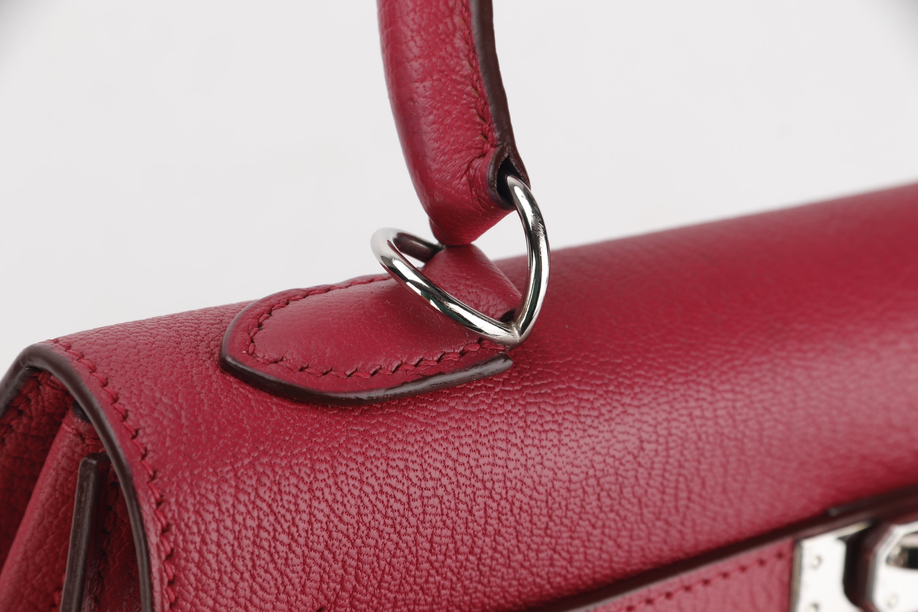 HERMES KELLY 25 (STAMP F) ROUGE VIF CHEVRE MYSORE PALLADIUM HARDWARE, WITH KEYS, LOCK, STRAP & DUST COVER