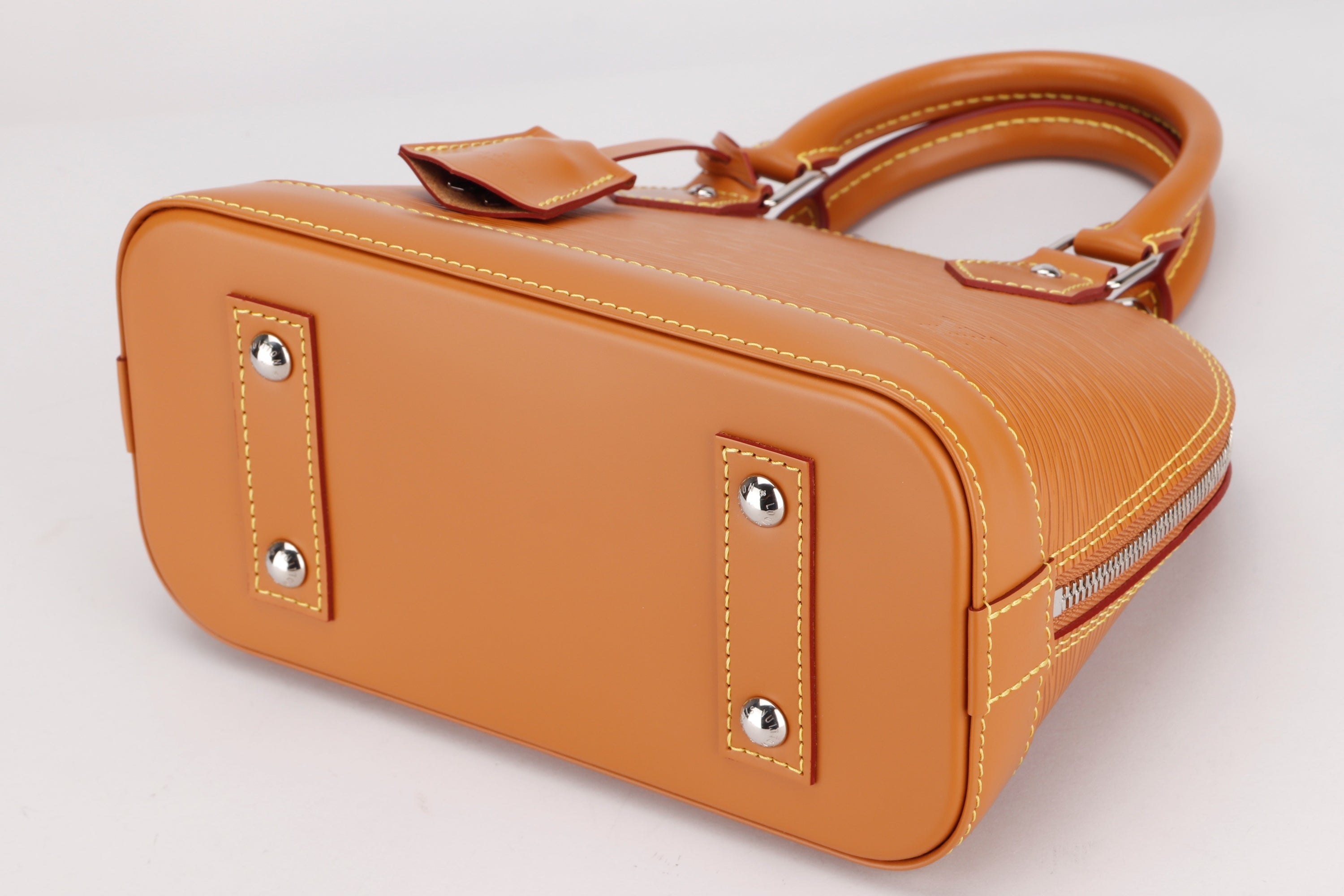 LOUIS VUITTON M57540 ALMA BB, GOLD MIEL EPI LEATHER, WITH STRAP, KEYS, LOCK, DUST COVER & BOX