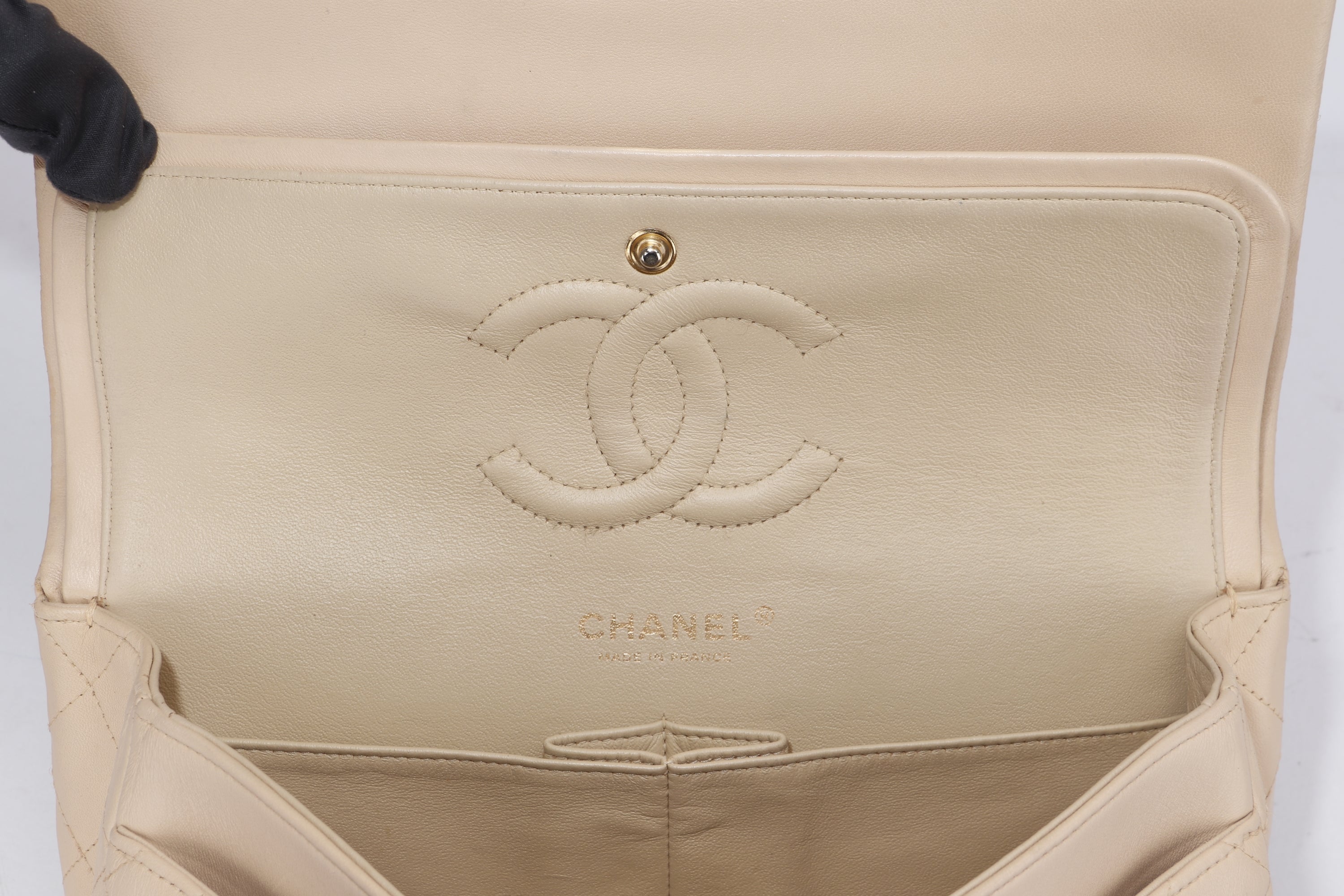 CHANEL CLASSIC DOUBLE FLAP (1543xxxx) MEDIUM BEIGE LAMBSKIN, GOLD HARDWARE, NO CARD & DUST COVER